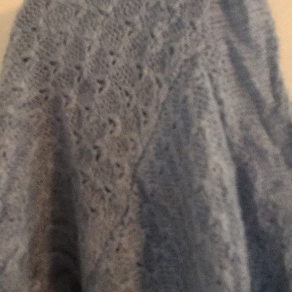 Size Small blue crop sweater - Picture 3 of 4